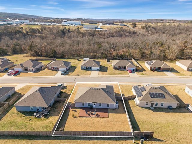 244 Colton Street, Huntsville, AR 72740