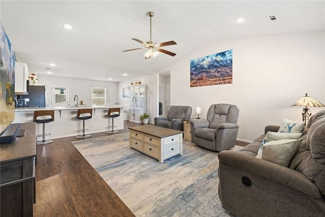 244 Colton Street, Huntsville, AR 72740