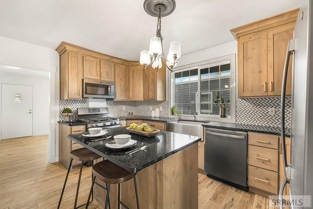 135 W 14th Street, Idaho Falls, ID 83202