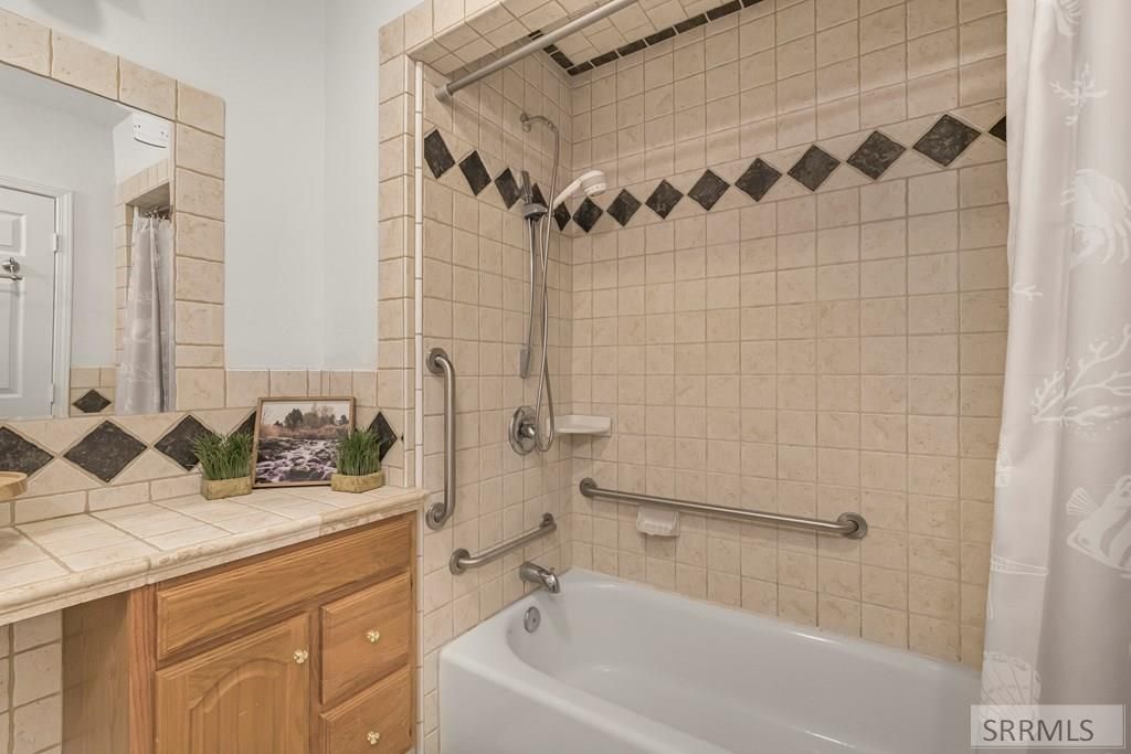 Image 17 of property listing at 135 W 14th Street, Idaho Falls, ID 83202