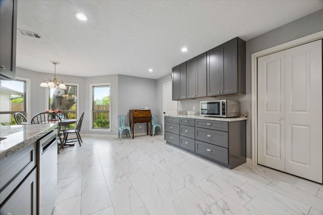 3607 Blue Wing Drive, Dickinson, TX 77539