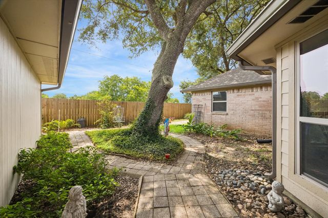 3607 Blue Wing Drive, Dickinson, TX 77539
