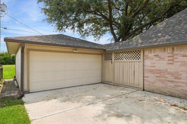 3607 Blue Wing Drive, Dickinson, TX 77539