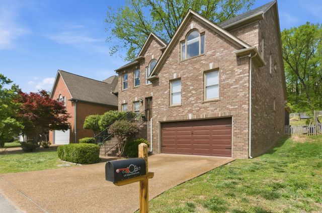 137 Sequoyah Ln, Nashville, TN 37221