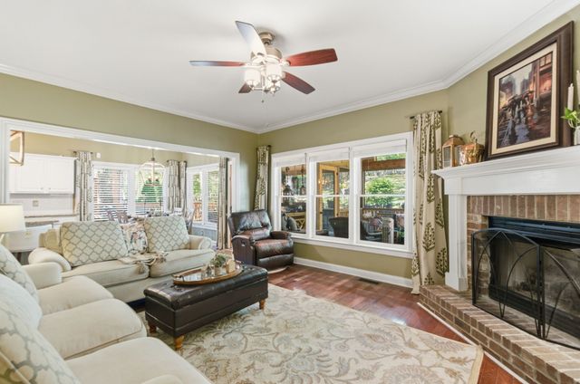 137 Sequoyah Ln, Nashville, TN 37221