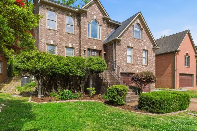 137 Sequoyah Ln, Nashville, TN 37221