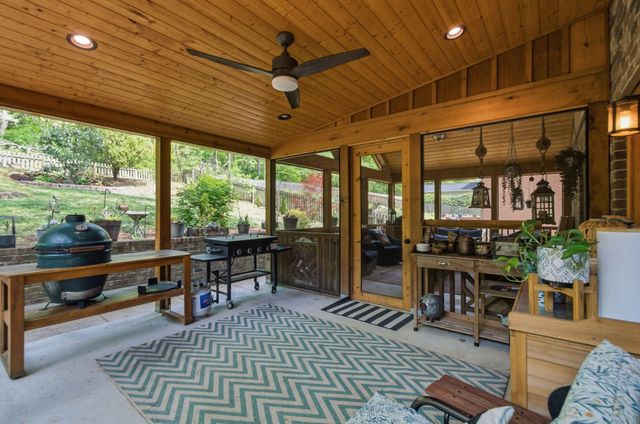 137 Sequoyah Ln, Nashville, TN 37221