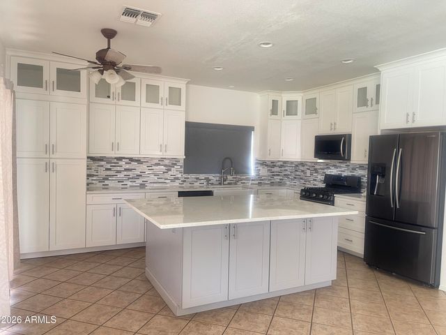 8345 W PONTIAC Drive, Peoria, AZ 85382