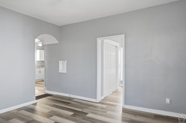 1811 SE 25th ST, Topeka, KS 66605