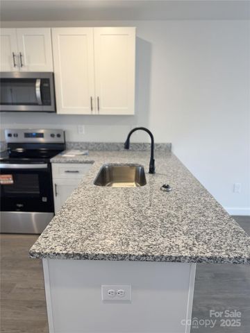 128 18th Place NW, Hickory, NC 28601