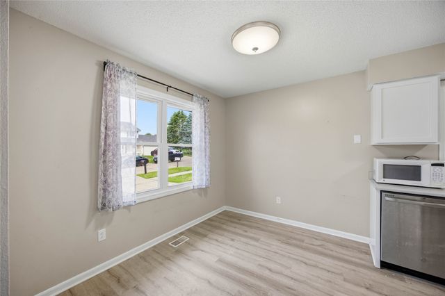 1280 Hardin Drive, Carlisle, IA 50047