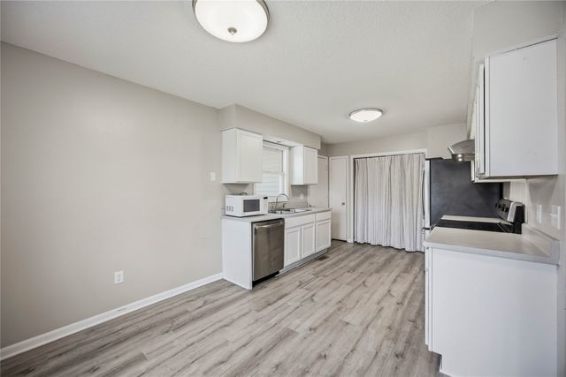 1280 Hardin Drive, Carlisle, IA 50047