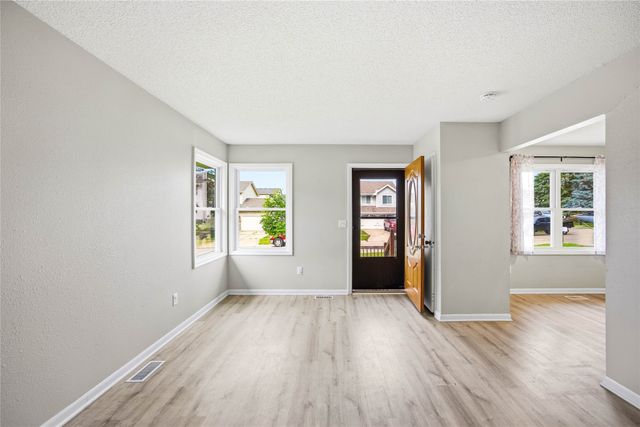 1280 Hardin Drive, Carlisle, IA 50047