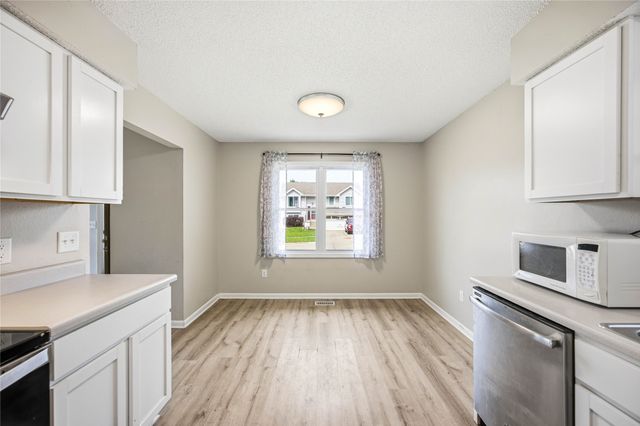1280 Hardin Drive, Carlisle, IA 50047