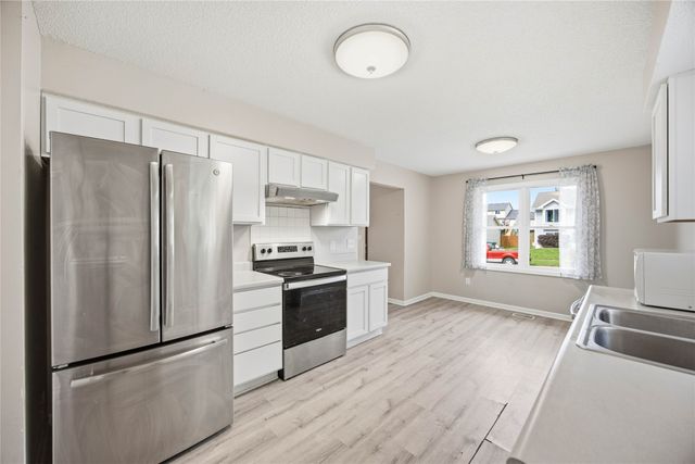 1280 Hardin Drive, Carlisle, IA 50047