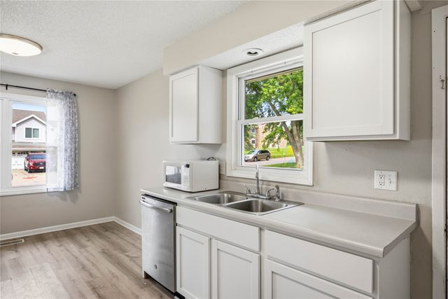 1280 Hardin Drive, Carlisle, IA 50047