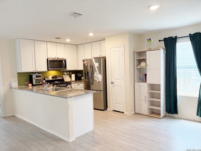 8935 Astral Pl, San Antonio, TX 78252