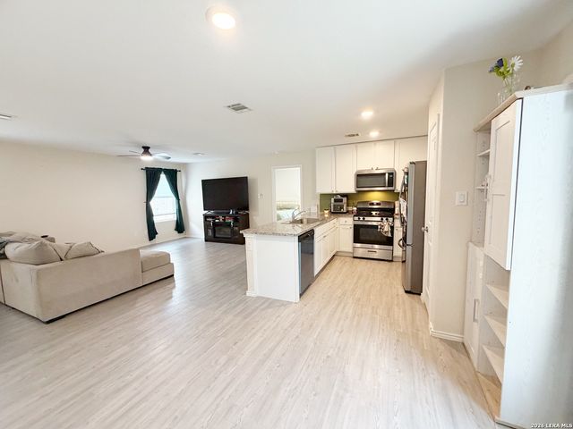 8935 Astral Pl, San Antonio, TX 78252