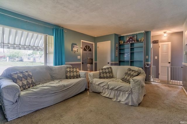 1535 Macarthur Drive, Evansville, IN 47714