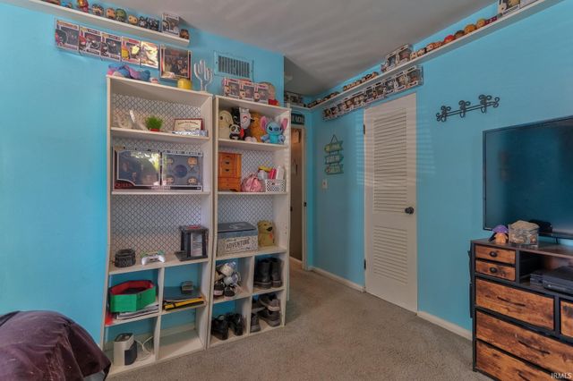 1535 Macarthur Drive, Evansville, IN 47714