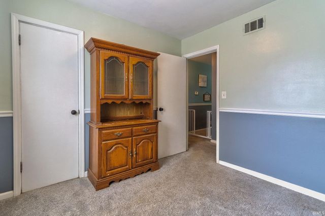 1535 Macarthur Drive, Evansville, IN 47714