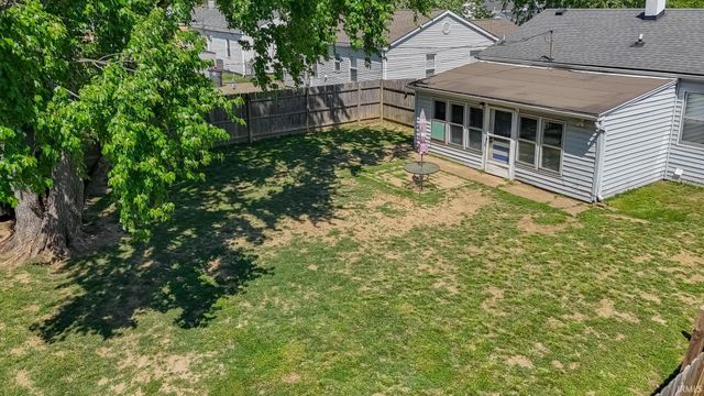 1535 Macarthur Drive, Evansville, IN 47714