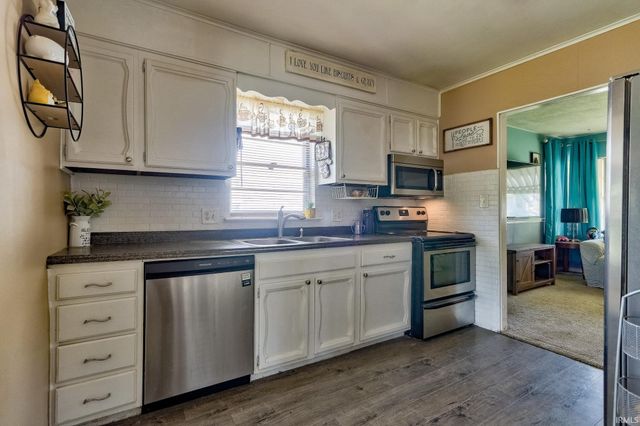 1535 Macarthur Drive, Evansville, IN 47714