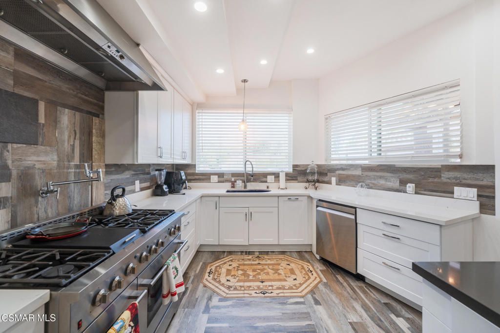 20342 Hartland Street, Winnetka, CA 91306 — photo 5
