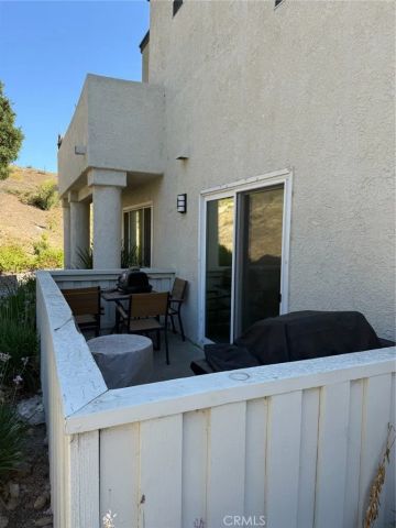 21203 Trumpet Drive 103, Newhall, CA 91321