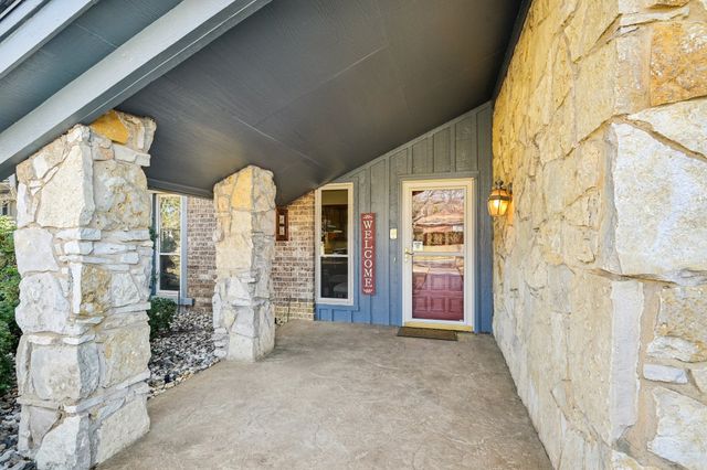 840 Ridge Drive, Bedford, TX 76021