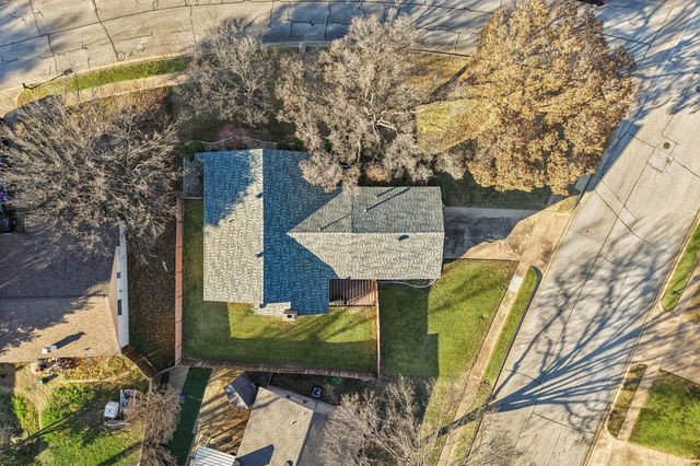 840 Ridge Drive, Bedford, TX 76021