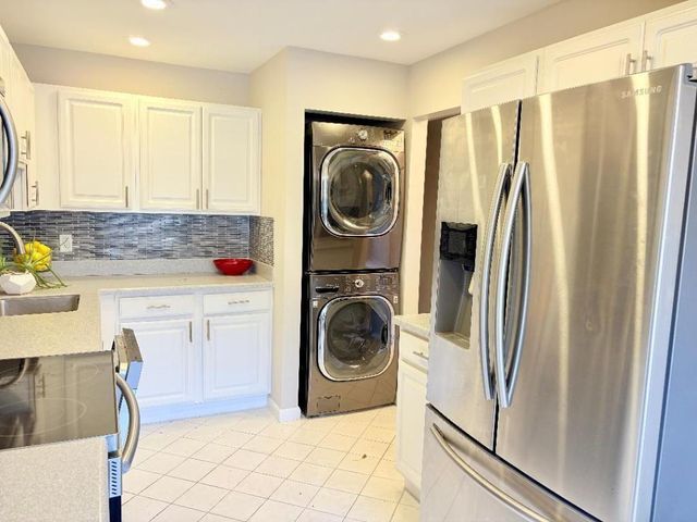 50 Stratford Lane E, Boynton Beach, FL 33436