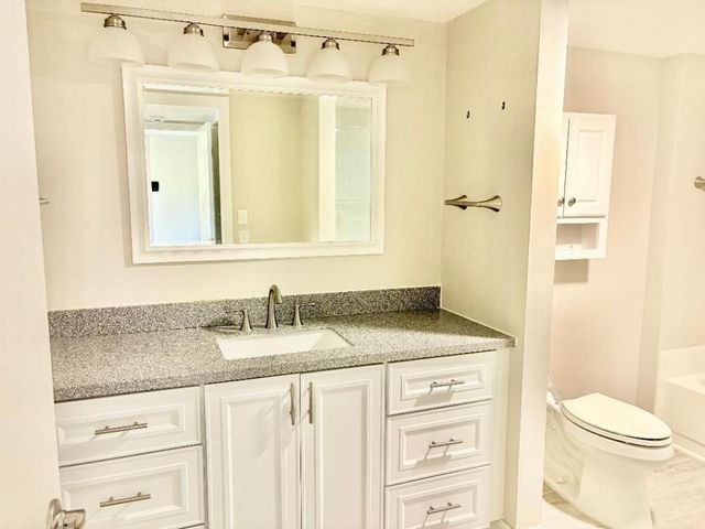 50 Stratford Lane E, Boynton Beach, FL 33436