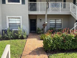 50 Stratford Lane E, Boynton Beach, FL 33436