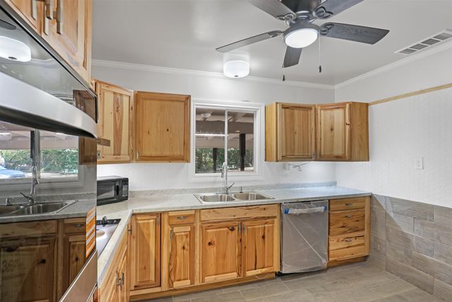 170 Devin St, Jefferson, TX 75657