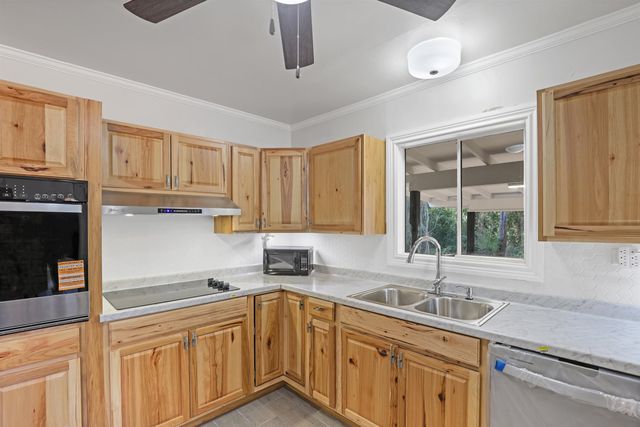 170 Devin St, Jefferson, TX 75657