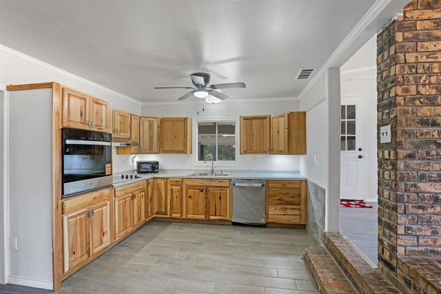 170 Devin St, Jefferson, TX 75657