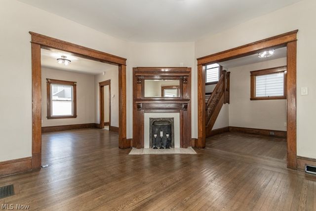 1697 W 69th Street, Cleveland, OH 44102