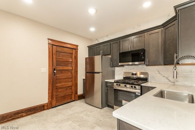 1697 W 69th Street, Cleveland, OH 44102