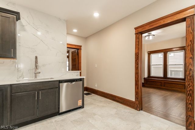 1697 W 69th Street, Cleveland, OH 44102