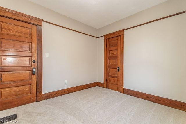 1697 W 69th Street, Cleveland, OH 44102