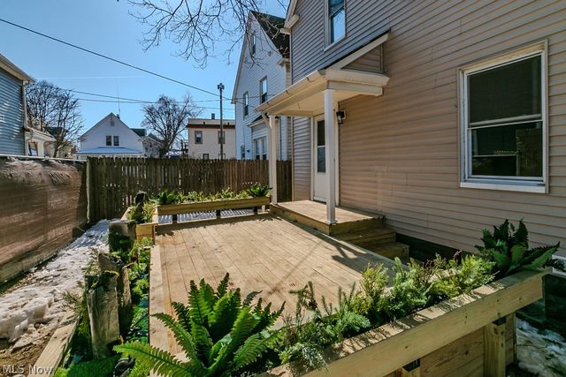 1697 W 69th Street, Cleveland, OH 44102