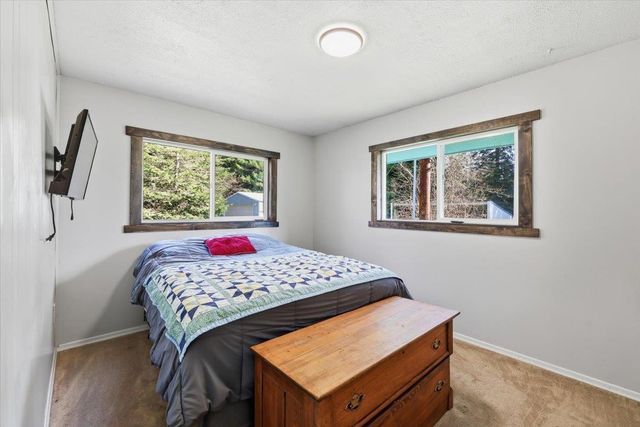 2541 Nicholson Rd, Elk, WA 99009