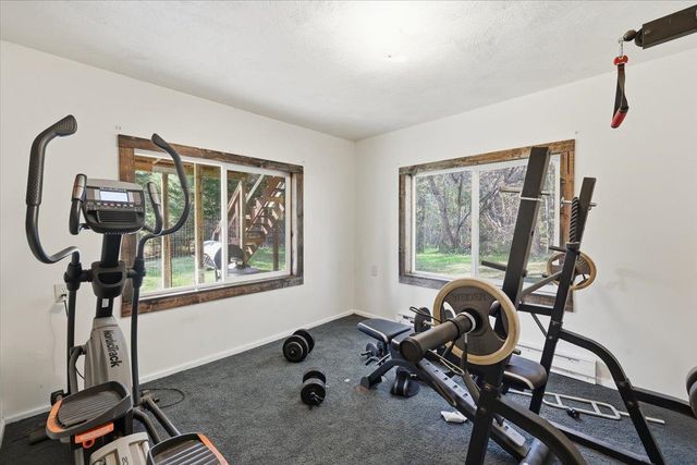 2541 Nicholson Rd, Elk, WA 99009