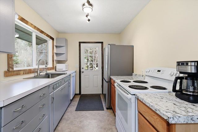 2541 Nicholson Rd, Elk, WA 99009