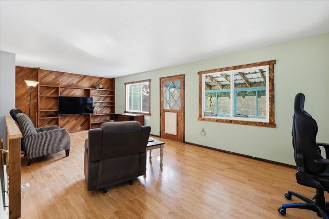 2541 Nicholson Rd, Elk, WA 99009