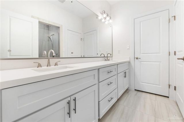 6004 N Gira Del Sol Street, Edinburg, TX 78542