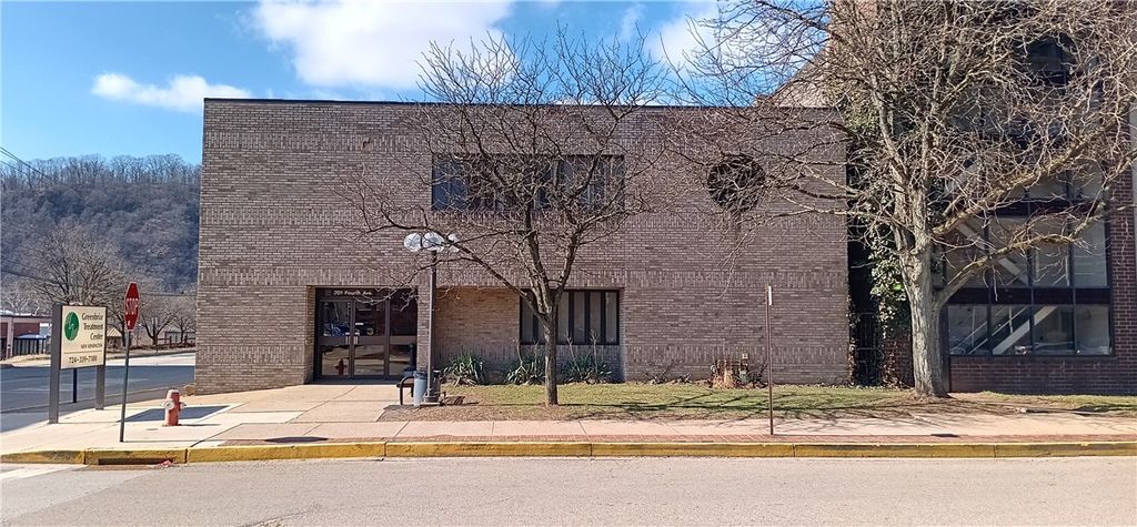 701 Fourth Avenue, New Kensington, PA 15068