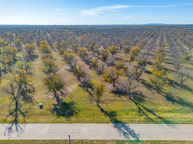 8313 W Landings Road, Granbury, TX 76049