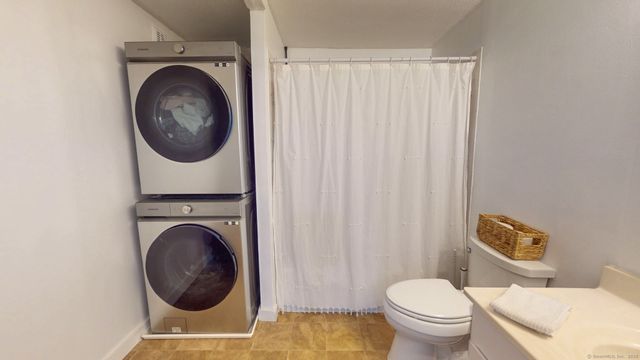 4 Lakeside Drive L, Ledyard, CT 06339